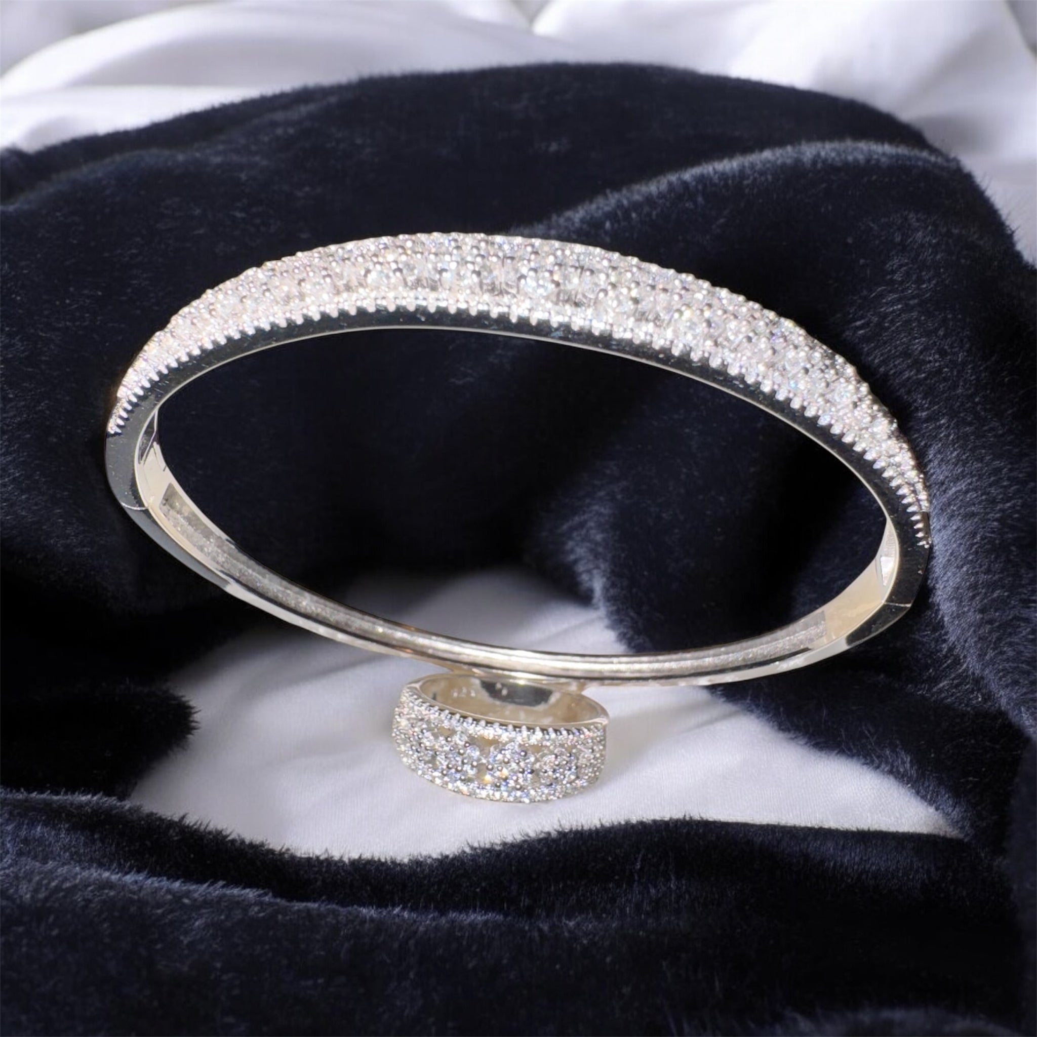 Pure silver bangle with ring